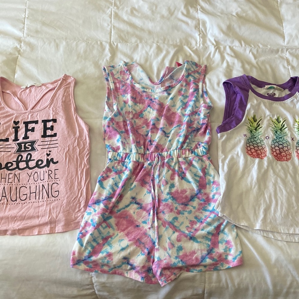 Bundle with 3 pieces. Fits a 7-8 yr old